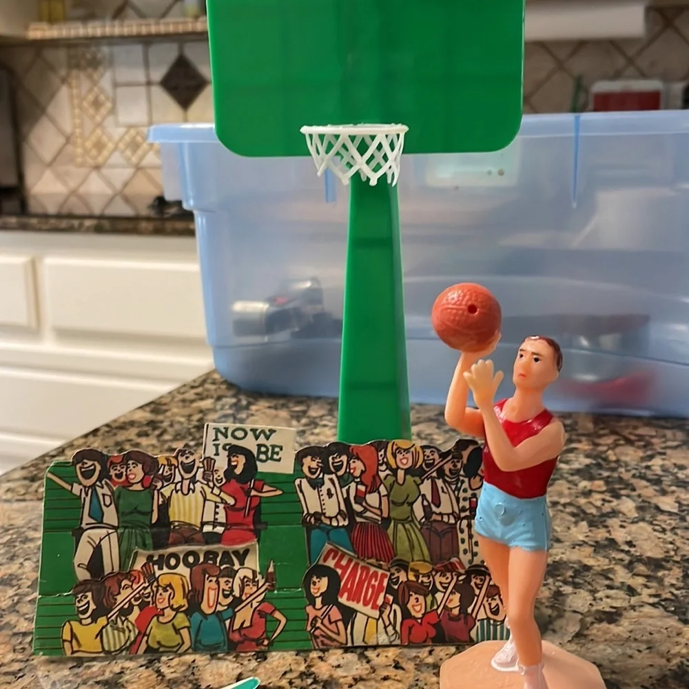 RARE ❤️‎ Vintage Basketball Set Cake Topper